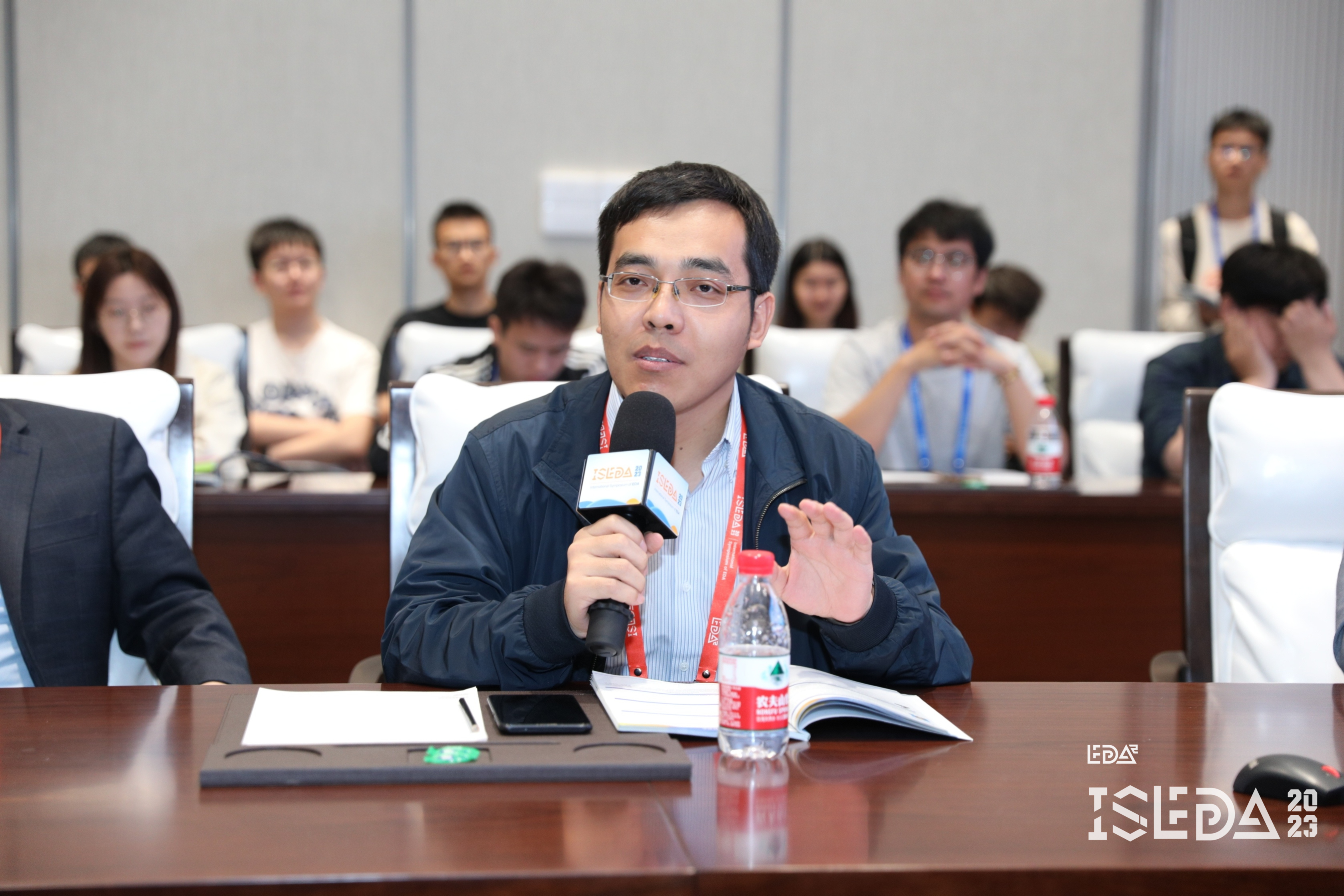 e2e69f196f054f32a9a08e37067ed901.jpg e2e69f196f054f32a9a08e37067ed901.jpg