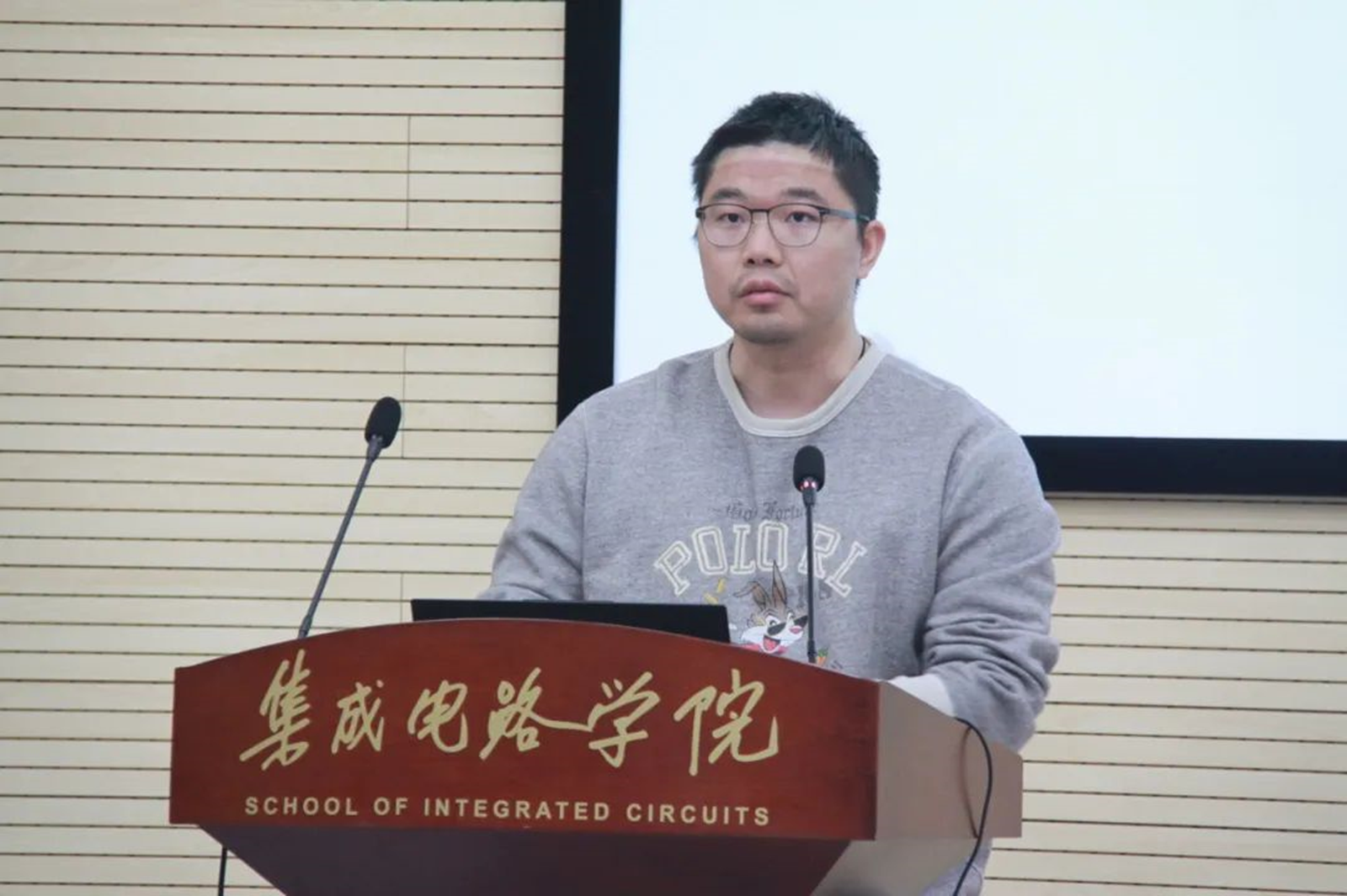 4546e1ff915e4492865d3cd685563267.png 4546e1ff915e4492865d3cd685563267.png