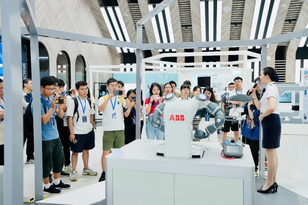 4fe22e346512427e914a3b591a1a621e.jpg 4fe22e346512427e914a3b591a1a621e.jpg